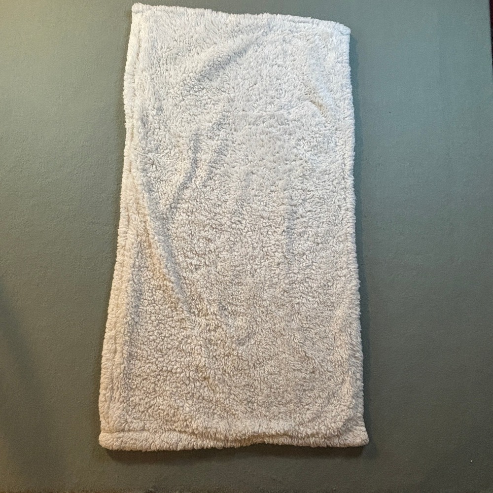 UGG Home Tan Sherpa Fleece Pillowcase Small Travel Size Cozy Cabin Core - Picture 5 of 6